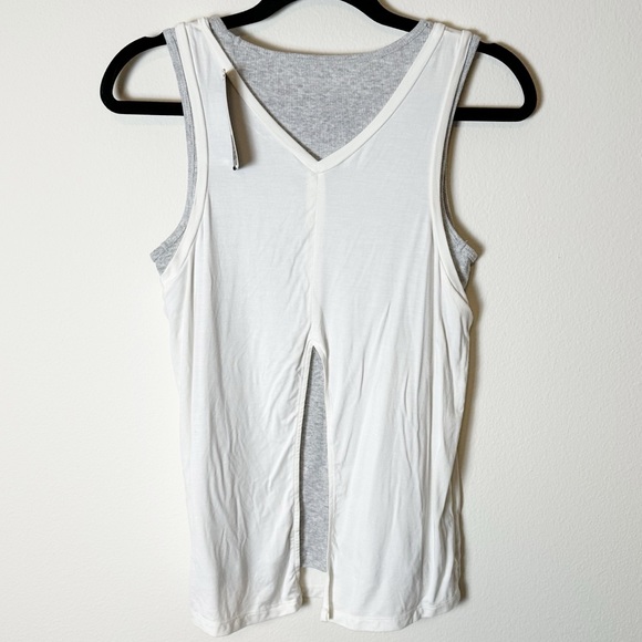 New Kindred Bravely Layered Athleisure Nursing and Maternity Tank White Grey S - Picture 2 of 7